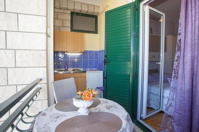 Balkon mit Außenküche Balkon mit Außenküche