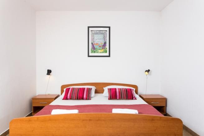 eines der Schlafzimmer eines der Schlafzimmer
